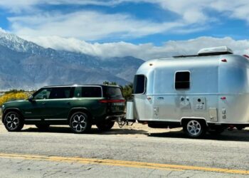 America's Camping Habits are Evolving Thanks to Electric Automobiles.