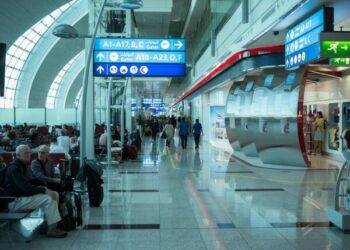 Dubai Airport Publishes an Advisory Stating "Don't come to DXB" Because of "Disruption" in Operations.