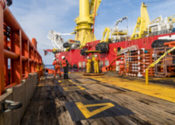 Oil update: US Stockpiles Data is Awaited, and Crude falls due to worries About Demand.