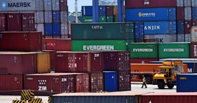 Non-Oil industries Drive GDP Growth in the UAE