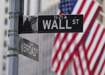 Wall Street Week Ahead: Rising Interest Rates Struggle US Small Caps, Making Them Struggle