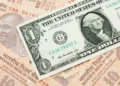 Indian Rupee Breaks as Early Election Trends Encourage Dollar Purchases