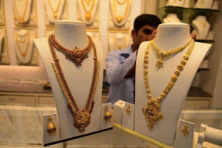 Dubai: Expected Rate cut and Regional Tension cause a Dh2 Increase in Gold Prices per Gram.