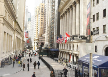 Ten well-known CEO Resignations, Ranging from Financial Crises to Boardroom Conflicts