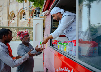 A Campaign in Dubai Gave one Million Water and Ice Cream Bottles to Delivery Drivers and Construction Workers