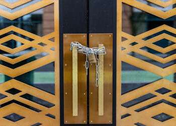 UAE Closes Four Cafés and Restaurants and Seizes Six Tonnes of Food that is Deemed Inappropriate