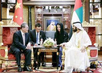 China's PM and Mohammed Bin Rashid Talk about Ways to Strengthen their Bilateral Relationship