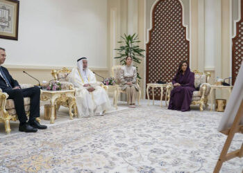 In Sharjah, Sheikh Sultan Meets with a Group of International Archaeology Specialists
