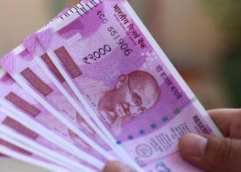 The Indian rupee reaches Lower point ever as it Falls Below 84 Versus the US Dollar