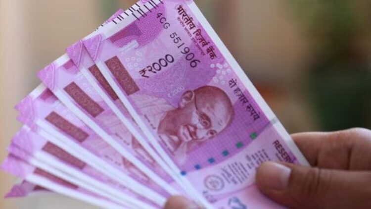 The Indian rupee reaches Lower point ever as it Falls Below 84 Versus the US Dollar