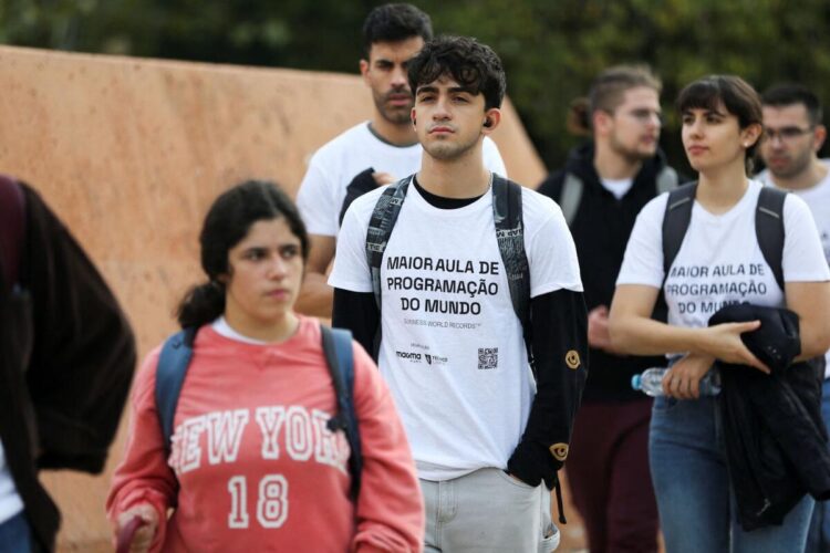 The World Record for the largest Computer Programming Class is set by a Portuguese School