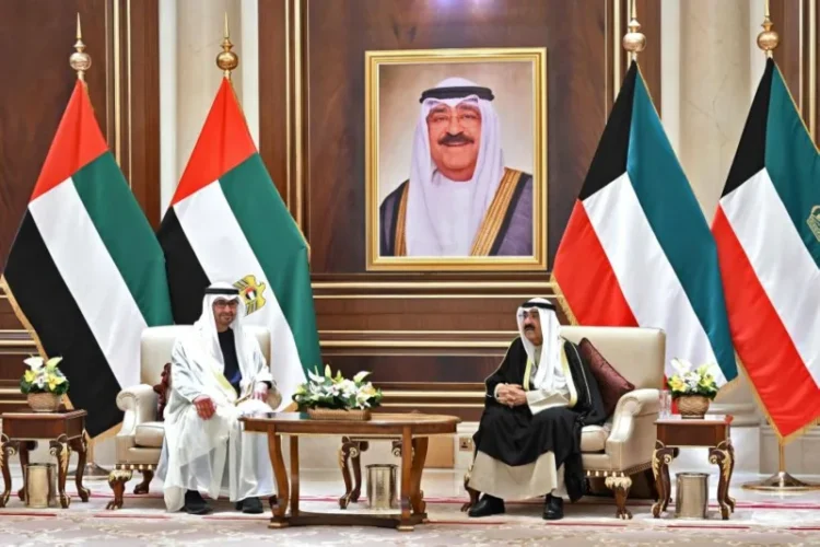 The President of the United Arab Emirates and the Emir of Kuwait Spoke about Initiatives to Improve Gulf Cooperation and Fraternal Ties