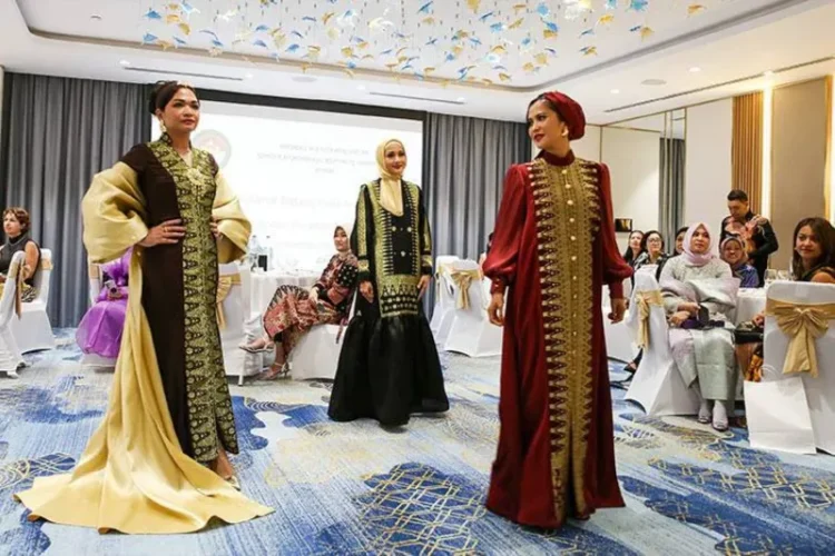 A Fashion exhibition that Highlights Indonesian Women’s Empowerment