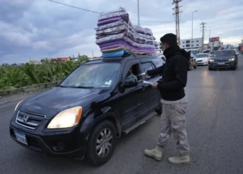 People who were Displaced Return to south Lebanon as the Ceasefire Seems to be Holding