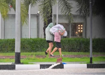 Rainfall in the UAE Causes Rakna in Al Ain to Aecord 9.9°C