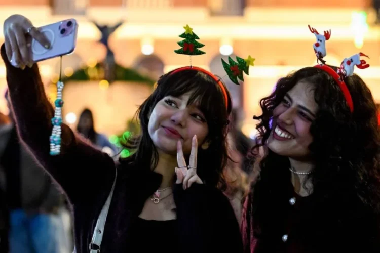 Indian Prime Minister Modi is Praised by Christians for Celebrating Christmas with Them