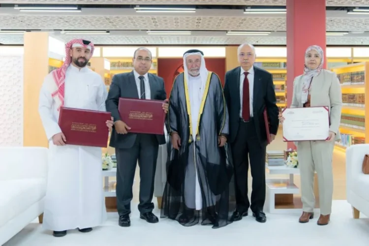 Sheikh Sultan honors winners of the Linguistic Studies Award