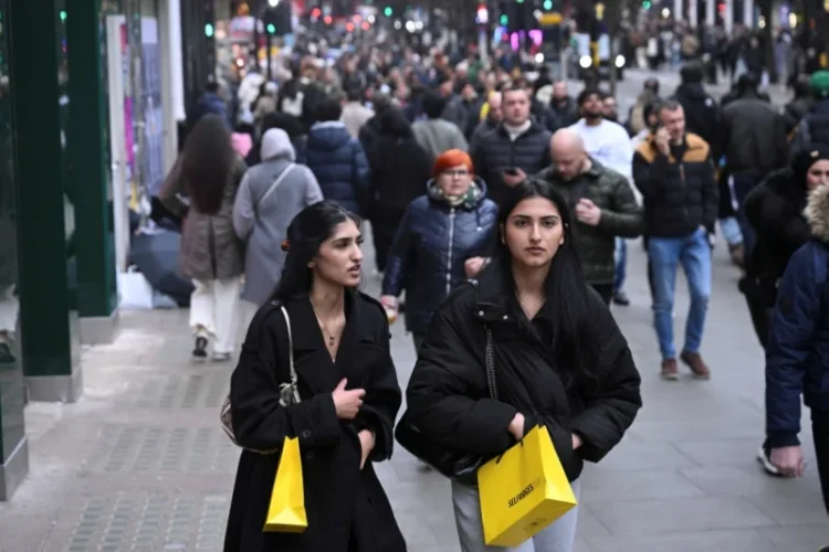 Despite Price Increases, Holiday Shoppers Spend 3.8% More