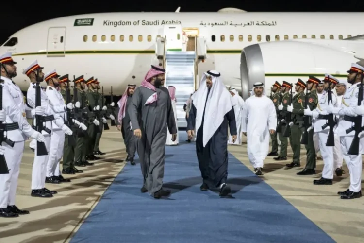 The Saudi CP and UAE President Talk on the Region and Bilateral Ties