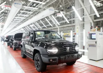 Millions of Chinese Government Employees Receive wage Rises of up to $20 Billion