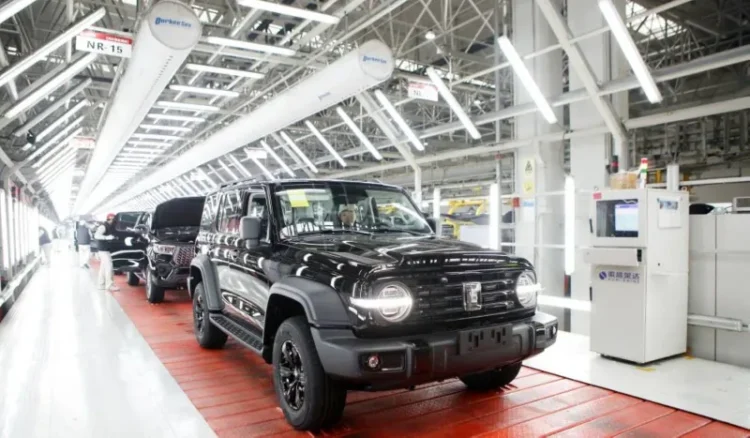 Millions of Chinese Government Employees Receive wage Rises of up to $20 Billion