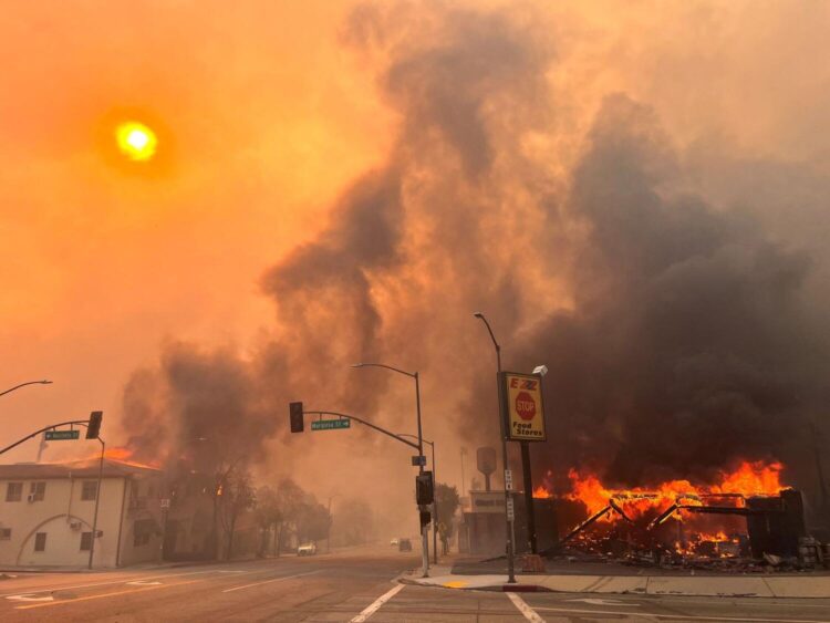 At Least Two People are Killed by Wildfires that are out of Control Near Los Angeles