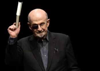 Salman Rushdie Describes a near-Death Encounter as the Trial for the Attacker’s Attempted Murder Commences