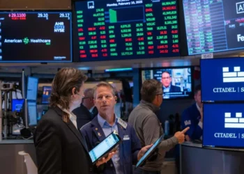 As Trade Uncertainty Looms, Gold Shines and Global Stock Markets Tremble