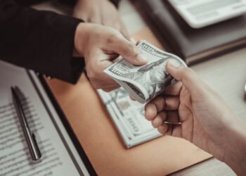 UAE: Tax professionals’ and Chartered Accountants’ Salaries are Increasing by Up to 10% Annually