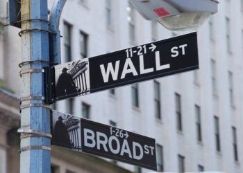 Tech Stocks Rise as Tariff Optimism Pushes Wall Street to a Two-Week High