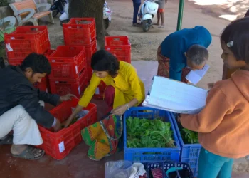 UAE: How Volunteers Packed Iftar Boxes For 5,000 Low-Income Households, "Rescuing" Food and Preventing Waste