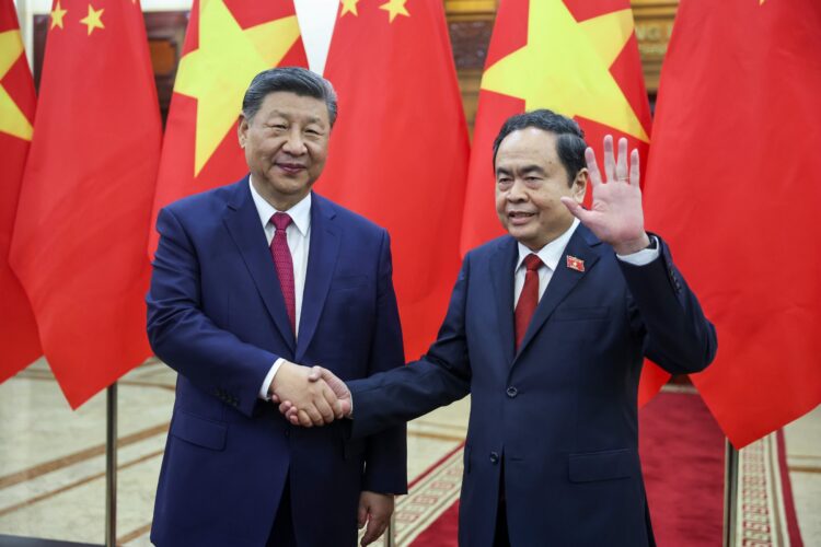 Amid US Tariff Issues, China and Vietnam Negotiate Agreements as Xi Travels to Hanoi