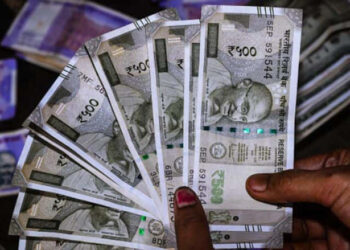 The Indian Rupee Falls Against the UAE Dirham Following Trump’s Fresh Tariff Announcement