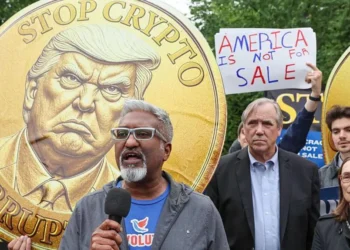 Trump Throws a Crypto Gala Dinner While Protesters Criticise him of Corruption