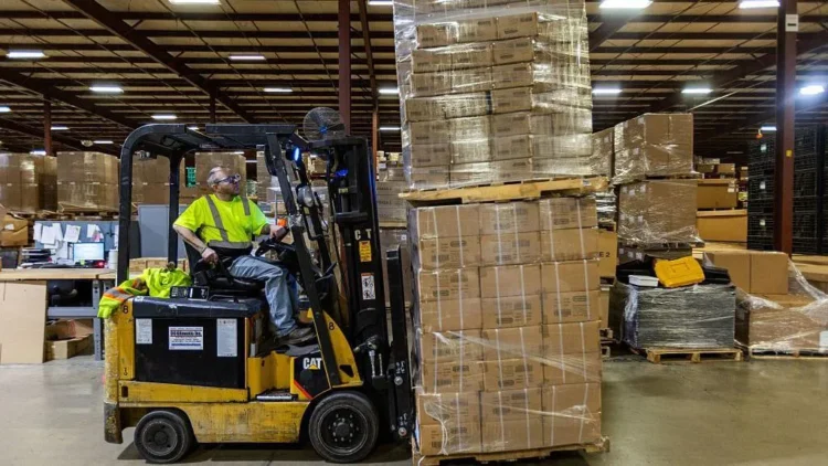 US Jobs Grew More than Anticipated in Spite of the Tariff Crisis