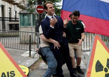 For Anti-Russian Protests, a Macron Wax Figure was Taken from a Museum in Paris
