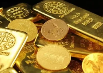 Investors Anticipate US Employment Data as Gold Surges on a Declining Dollar