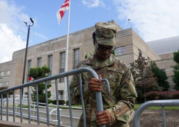 When The Mayor of Washington, DC, Resists Trump's "Authoritarian Push," National Guard Troops Arrive