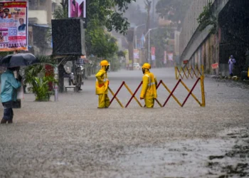 Mumbai Rains Top Updates: Schools and Colleges Closed; Maximum City Under Red Alert