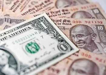 The Dollar Rise, Tariffs, and Outflows Might Cause the Indian Rupee to Drop to a New Low