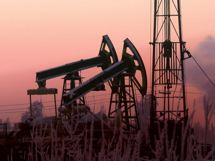 Rising Production Keeps Oil Prices Stable Despite Russia Disruptions