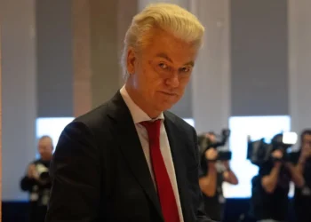 Populist Wilders and Dutch Moderate Liberals are Tied in a Close Election