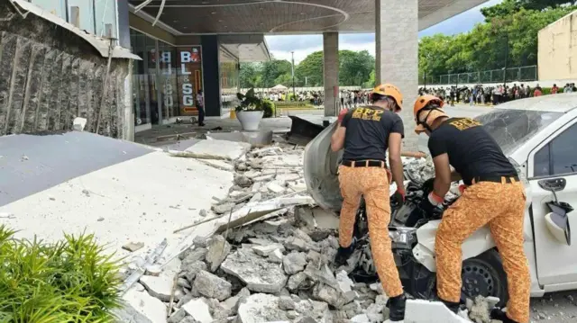 A Powerful 7.4-Magnitude Earthquake Strikes the Southern Philippines