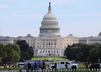 What Effects Will the US Shutdown Have on National Parks, Employment, and Travel?