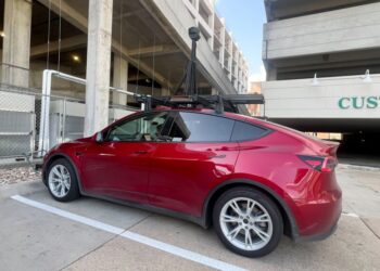 Tesla Looked into Autonomous Vehicles That were Traveling on the Wrong side of the Road