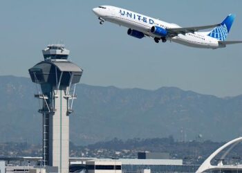 Airlines Urge Congress to pay Air Traffic Controllers and Swiftly End the Government Closure