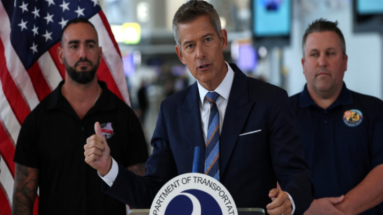 Due to the Closure, the US Transportation Secretary will Reduce Flights Starting on Friday