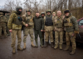 Zelensky Believes the Deployment of Special Troops is a Priority in Defending Donbas Town