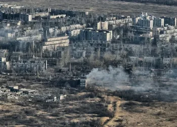 Ukraine Loses a Troubled Town in the East