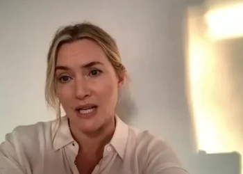A Nice Meal and a Good Poop: Kate Winslet Talks About How She Handled Media Attention